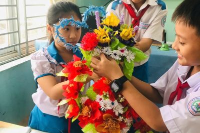 Hội thi làm và cắm hoa tái chế