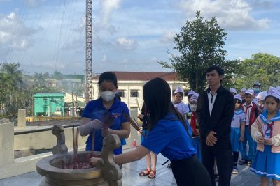Liên đội Trường TH Nghĩa Phương thực hiện chương trình  “Đền ơn đáp nghĩa”